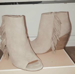 Open toed wedges💝